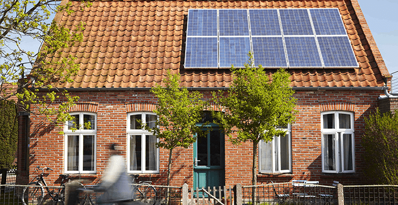 découvrez notre guide complet sur les panneaux solaires : avantages, fonctionnement, installation et conseils pratiques pour optimiser votre consommation d'énergie renouvelable.