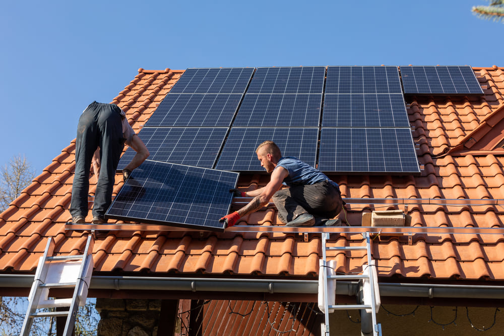 découvrez notre guide complet sur les panneaux solaires diy pour apprendre à installer votre propre système solaire chez vous. suivez nos conseils pratiques, astuces et étapes détaillées pour maximiser l'efficacité de votre installation tout en réduisant vos factures d'énergie.