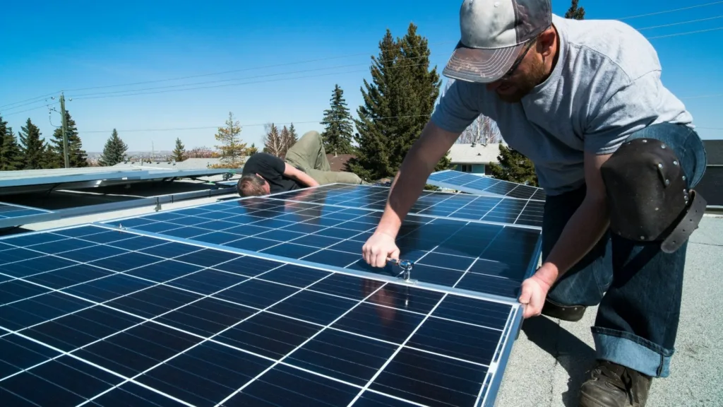 découvrez notre guide complet sur les panneaux photovoltaïques : principes de fonctionnement, avantages, choix des équipements et conseils d’installation pour maximiser votre efficacité énergétique et réduire votre empreinte carbone.