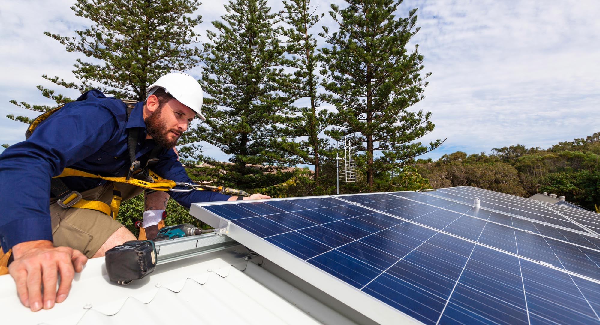 découvrez notre guide complet sur les panneaux solaires pour camping-car. apprenez comment choisir, installer et optimiser votre système solaire pour profiter pleinement de vos aventures en toute autonomie.