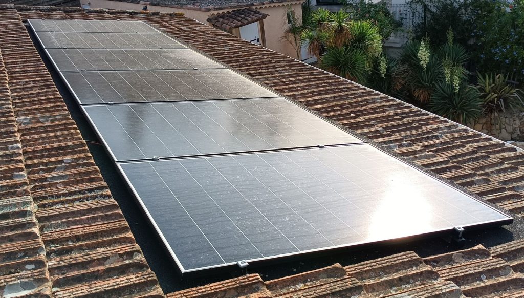 découvrez notre guide complet sur les panneaux solaires diy ! apprenez à installer votre propre système solaire, économisez sur vos factures d'énergie et contribuez à un avenir durable grâce à des conseils pratiques et des astuces faciles à suivre.