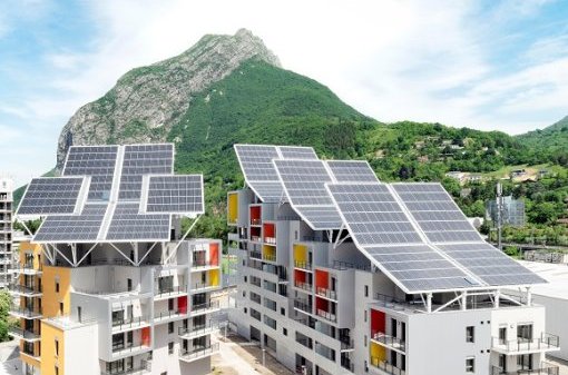 découvrez notre guide complet sur les panneaux solaires en france : informations sur l'installation, les aides disponibles, les meilleures pratiques et les avantages écologiques. faites le choix de l'énergie durable et rentable pour votre foyer !