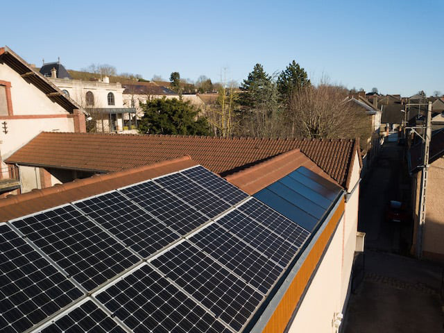 découvrez notre guide complet sur la vie solaire, où vous apprendrez tout sur les énergies renouvelables, l'utilisation des panneaux solaires et les avantages d'une transition vers un mode de vie durable. informez-vous sur les meilleures pratiques pour maximiser l'efficacité de votre installation solaire et réduire votre empreinte écologique.