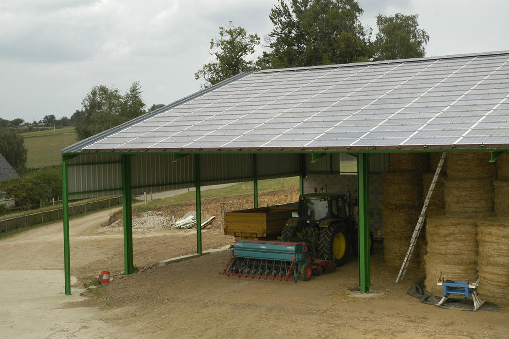 découvrez les avantages d'un hangar photovoltaïque, une solution innovante alliant espace de stockage et production d'énergie renouvelable. maximisez l'utilisation de vos surfaces tout en réduisant votre empreinte carbone grâce à l'énergie solaire.