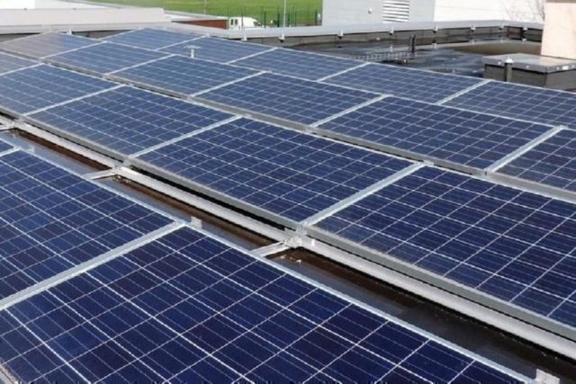 découvrez l'expertise de notre équipe pour l'installation de panneaux solaires en normandie. profitez d'une énergie propre et renouvelable tout en réduisant vos factures d'électricité. contactez-nous pour un devis personnalisé et transformez votre maison en un havre d'énergies vertes.