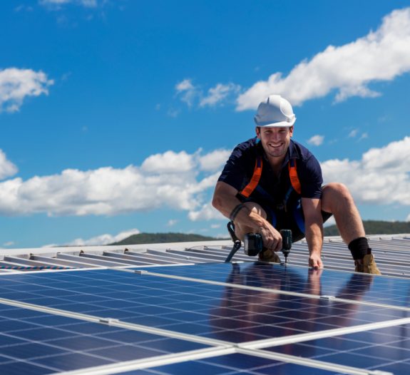 découvrez les avantages de l'installation photovoltaïque pour transformer l'énergie solaire en électricité. profitez d'une solution écologique et économique qui réduit vos factures d'énergie tout en contribuant à la protection de l'environnement.