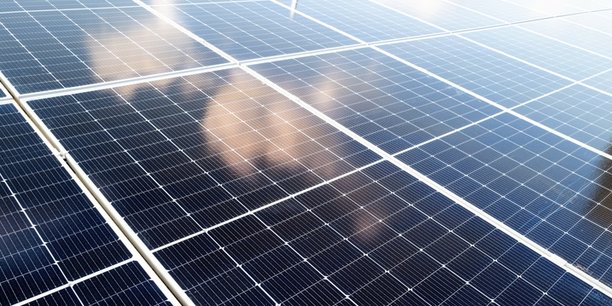 découvrez comment investir dans des panneaux solaires pour réduire vos factures d'énergie tout en contribuant à la protection de l'environnement. profitez des avantages fiscaux et augmentez la valeur de votre propriété grâce à cette énergie renouvelable.