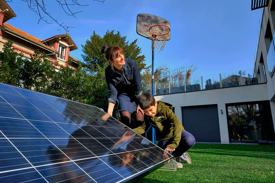 découvrez notre kit solaire maison, la solution idéale pour produire votre propre énergie verte et réaliser des économies sur vos factures d'électricité. facile à installer et conçu pour s'adapter à tous types de logements, ce kit vous permet de réduire votre empreinte carbone tout en contribuant à un avenir plus durable.