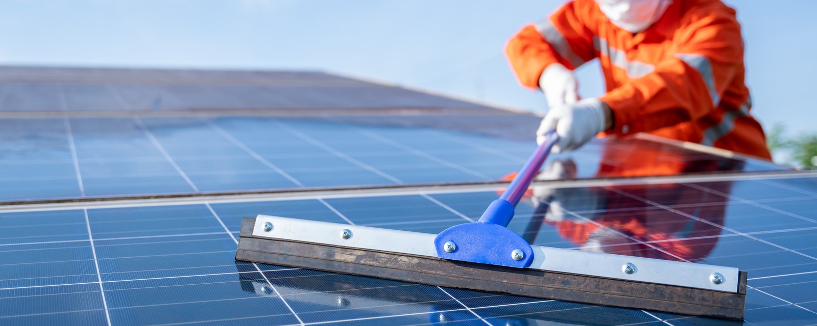 découvrez nos services de nettoyage de panneaux solaires pour maximiser leur efficacité et prolonger leur durée de vie. profitez d'une énergie solaire optimale grâce à un entretien régulier et professionnel de vos installations.