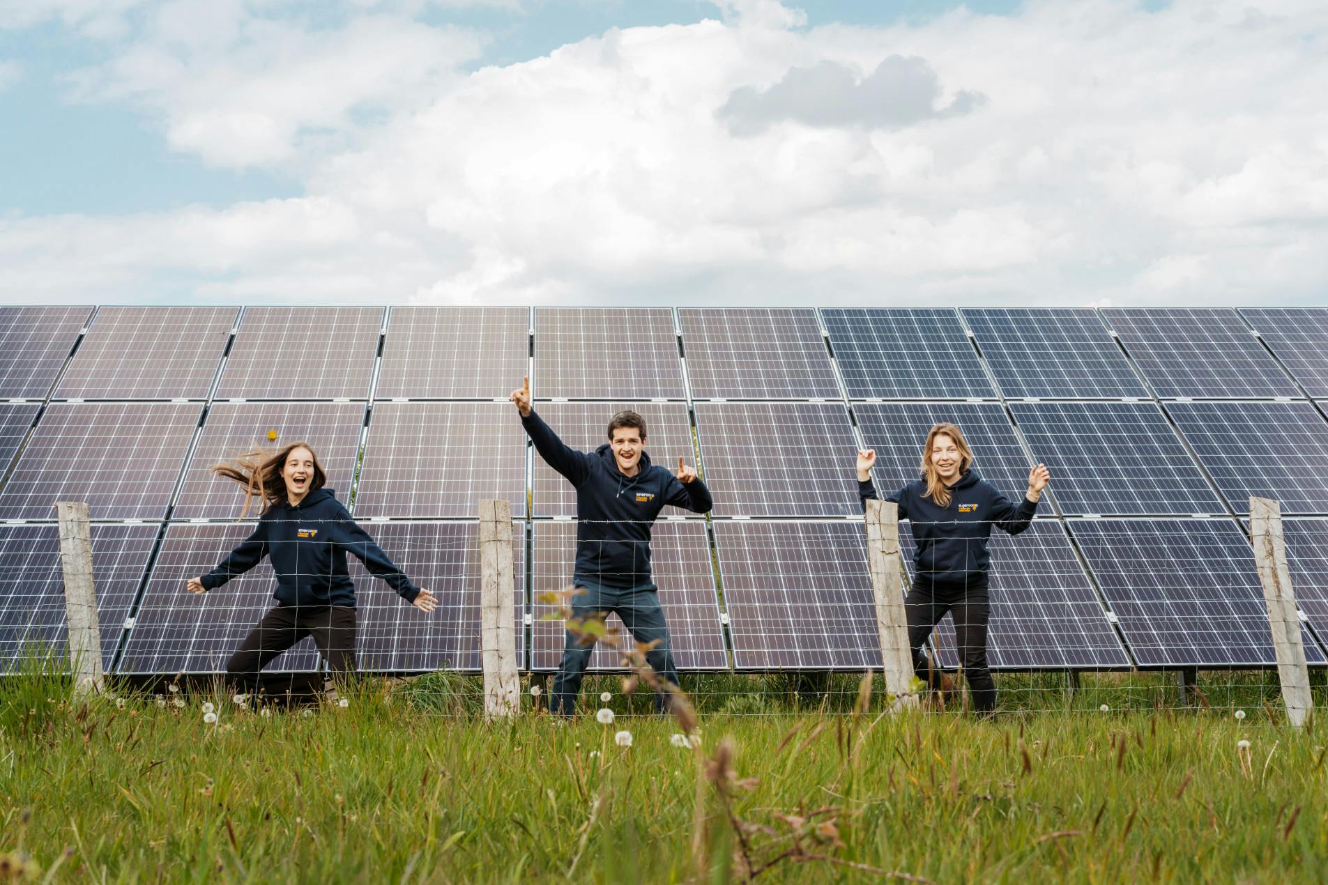 découvrez nos offres attractives sur les panneaux solaires. bénéficiez d'économies sur vos factures d'énergie tout en contribuant à la protection de l'environnement grâce à des solutions solaires adaptées à vos besoins.