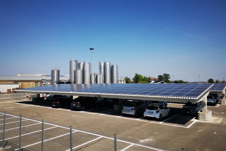 découvrez l'ombrière solaire, une solution innovante qui combine protection contre les intempéries et production d'énergie renouvelable. idéale pour les parkings, elle maximise l'utilisation de l'espace tout en contribuant à la transition énergétique.