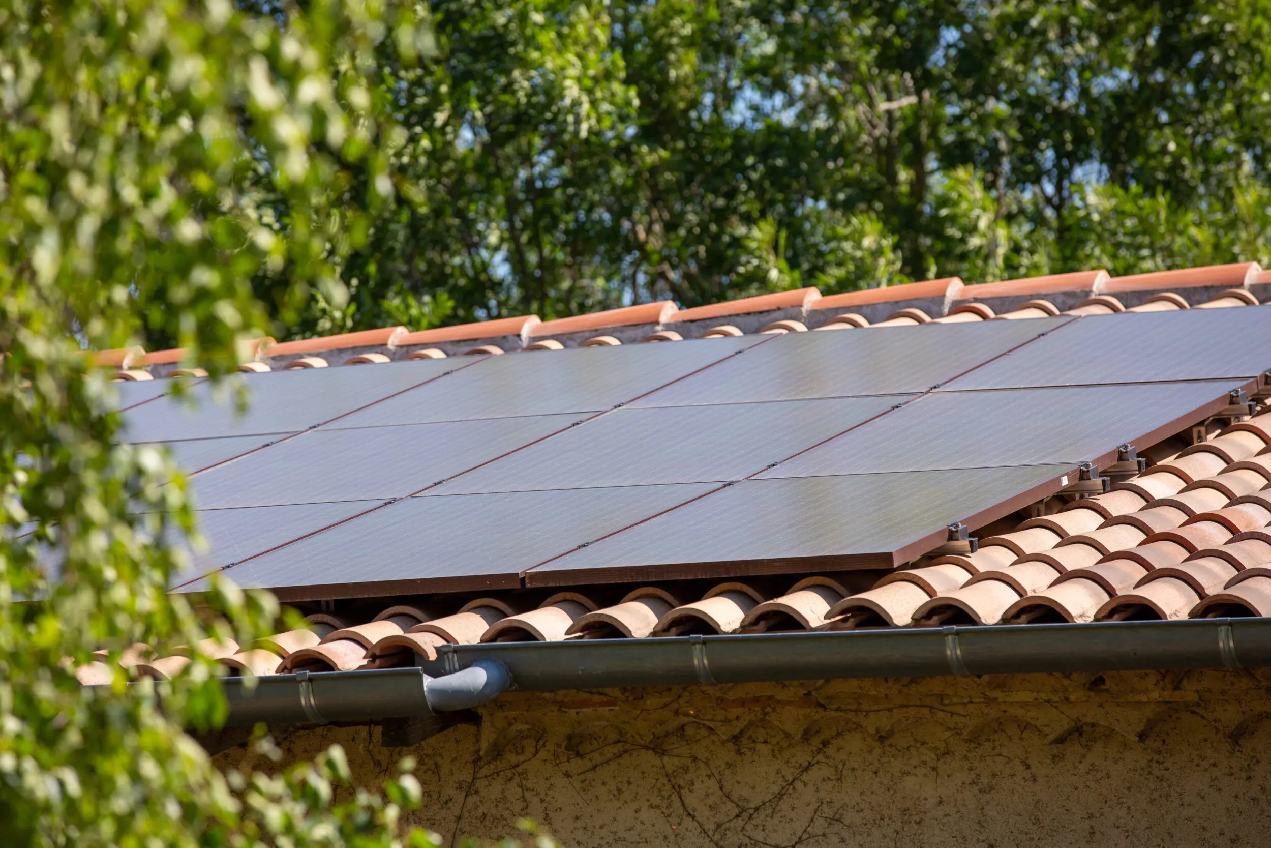 découvrez comment optimiser votre autoconsommation photovoltaïque pour maximiser votre indépendance énergétique. apprenez des stratégies efficaces et des conseils pratiques pour tirer pleinement parti de votre installation solaire et réduire vos factures d'électricité.