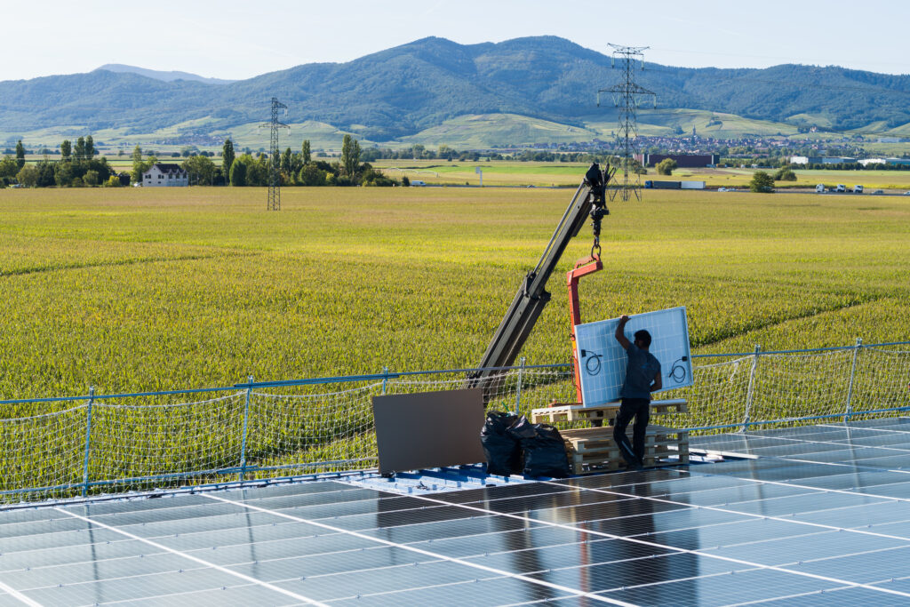 découvrez des stratégies efficaces pour optimiser l'utilisation de l'énergie solaire. apprenez comment maximiser votre production d'énergie renouvelable et réduire vos factures d'électricité grâce à des conseils pratiques et des technologies innovantes.