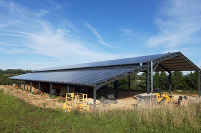 découvrez comment optimiser l'installation de panneaux solaires dans votre hangar pour maximiser l'efficacité énergétique et réduire vos coûts. apprenez les meilleures pratiques pour tirer le meilleur parti de l'espace disponible et profiter d'une énergie propre et durable.