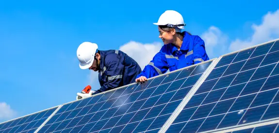 découvrez comment optimiser votre investissement dans l'énergie photovoltaïque grâce à des conseils pratiques, des stratégies d'installation efficaces et des astuces pour maximiser votre retour sur investissement tout en réduisant votre empreinte carbone.