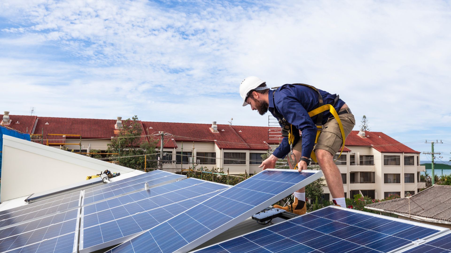 découvrez comment optimiser l'efficacité de vos panneaux solaires grâce à des conseils pratiques et des techniques innovantes. améliorez la production d'énergie de votre installation et réduisez vos factures d'électricité.