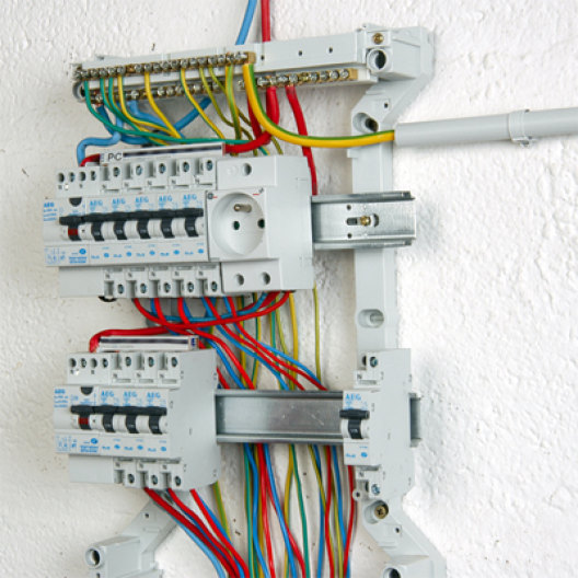 découvrez notre gamme de panneaux électriques, conçus pour assurer la sécurité et l'efficacité de vos installations électriques. optez pour des solutions adaptées à vos besoins, alliant performance et fiabilité.