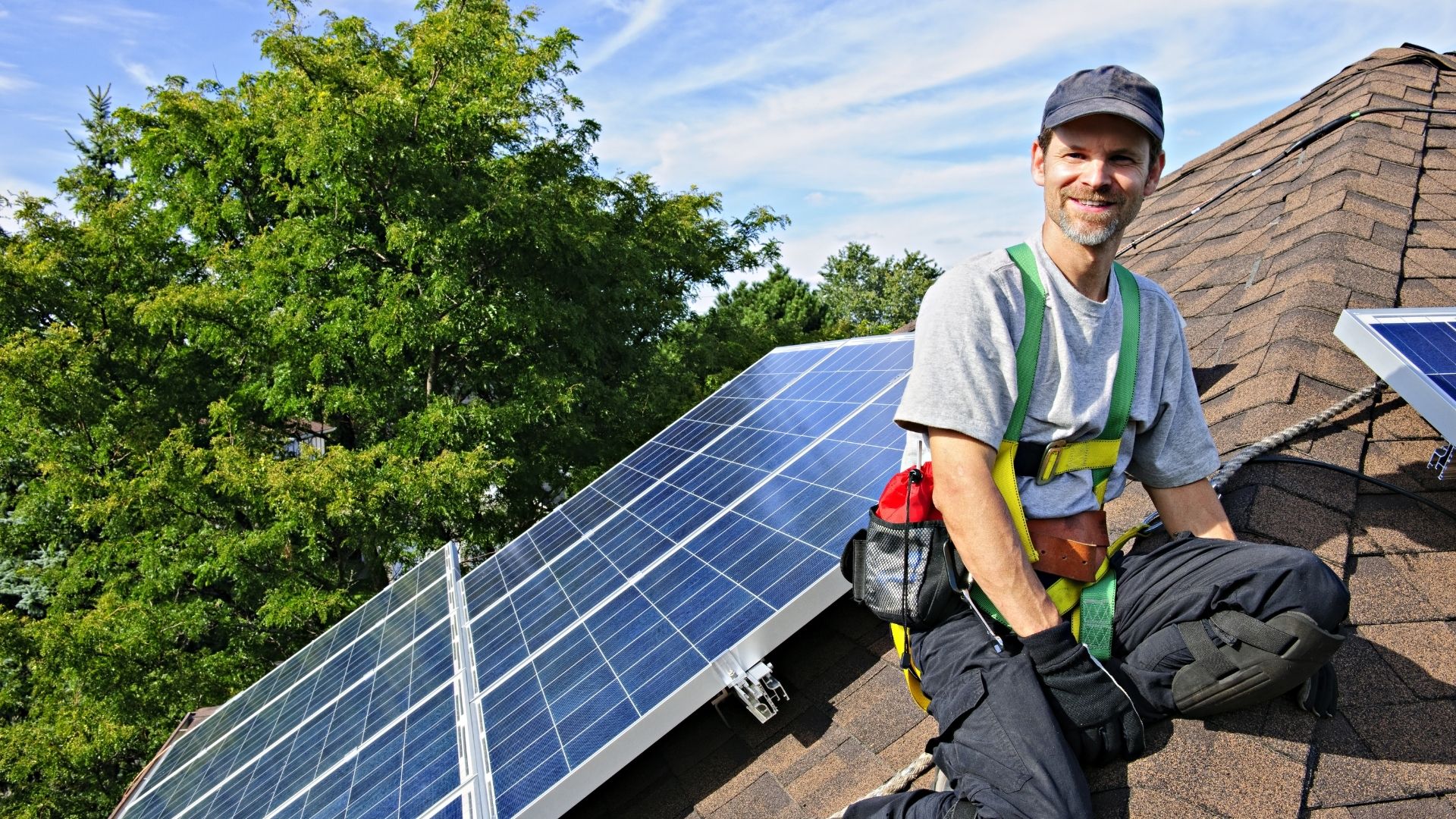 découvrez notre panneau photovoltaïque de 3 kw, idéal pour produire de l'énergie renouvelable et réduire votre facture d'électricité. performant et écologiquement responsable, il s'intègre parfaitement à votre habitat tout en garantissant un rendement optimal.