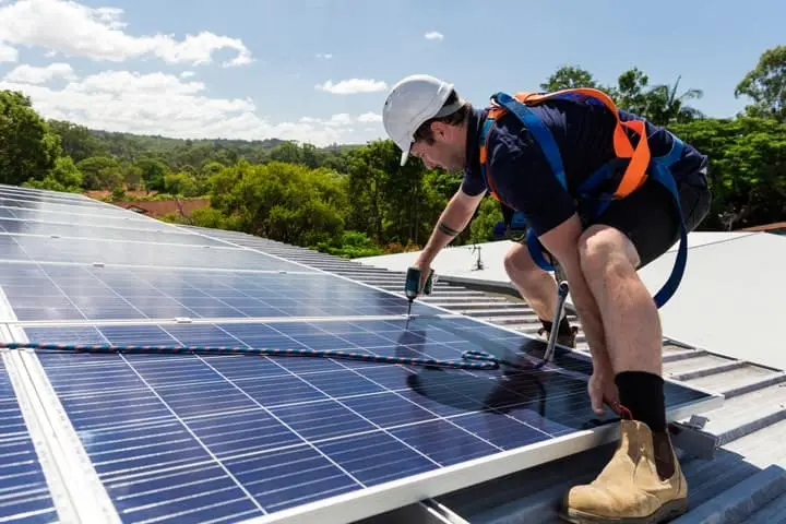 découvrez nos panneaux photovoltaïques de 9 kw, une solution optimale pour réduire votre facture d'électricité et contribuer à la transition énergétique. efficacité, durabilité et performance au cœur de votre projet solaire.