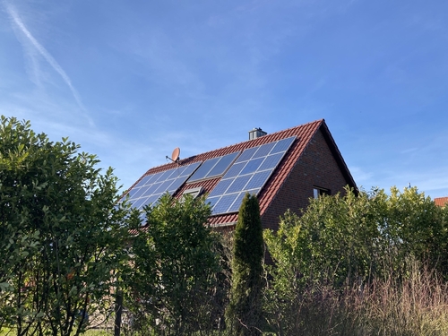 découvrez comment investir dans des panneaux solaires en bretagne pour un avenir durable. optez pour une énergie renouvelable et réduisez votre empreinte carbone tout en bénéficiant d'avantages financiers.