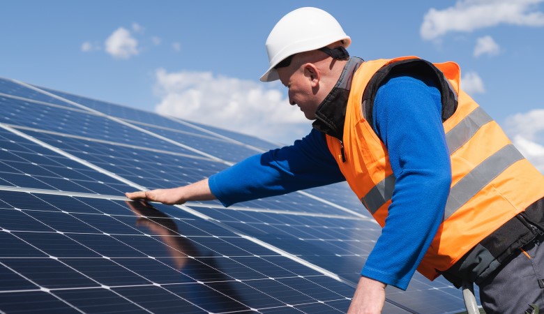 découvrez nos solutions de panneaux solaires en bretagne. profitez de l'énergie renouvelable pour réduire vos factures d'électricité et contribuer à la transition énergétique. installation sur mesure, conseils d'experts et service de qualité pour un avenir plus vert en bretagne.