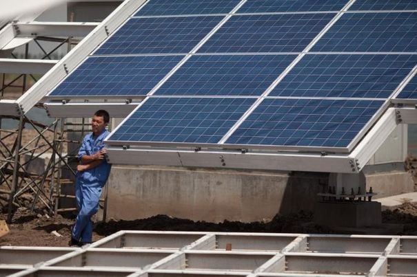 découvrez l'efficacité et la durabilité des panneaux solaires chinois, conçus pour offrir une énergie renouvelable fiable et respectueuse de l'environnement. faites le choix d'une solution énergétique innovante et économique qui contribue à la transition énergétique.