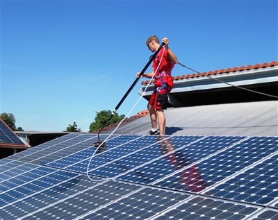 découvrez les avantages des panneaux solaires en hauteur, une solution innovante pour optimiser la production d'énergie renouvelable tout en préservant l'espace au sol. idéal pour les toits, les balcons ou les structures surélevées, ces panneaux offrent une efficacité énergétique améliorée et contribuent à la durabilité de votre habitat.