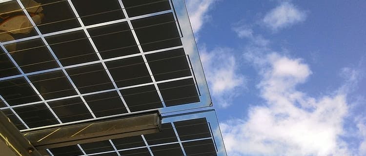 découvrez les avantages des panneaux solaires intégrés, une solution innovante et esthétique pour optimiser votre production d'énergie renouvelable. parfait pour les nouvelles constructions ou les rénovations, ces panneaux s'intègrent harmonieusement dans votre toit tout en réduisant votre consommation d'énergie et votre empreinte carbone.