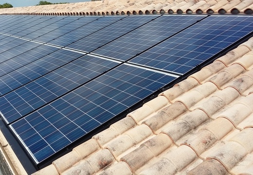 découvrez les avantages du panneau solaire intégré : une solution esthétique et efficace pour produire de l'énergie renouvelable directement sur votre toit. économisez sur vos factures d'électricité tout en contribuant à la protection de l'environnement.