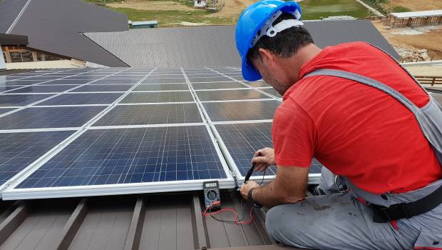 découvrez les meilleures solutions de panneaux solaires à marseille pour optimiser votre consommation d'énergie et contribuer à la transition écologique. profitez des avantages fiscaux et d'une énergie renouvelable à votre portée.