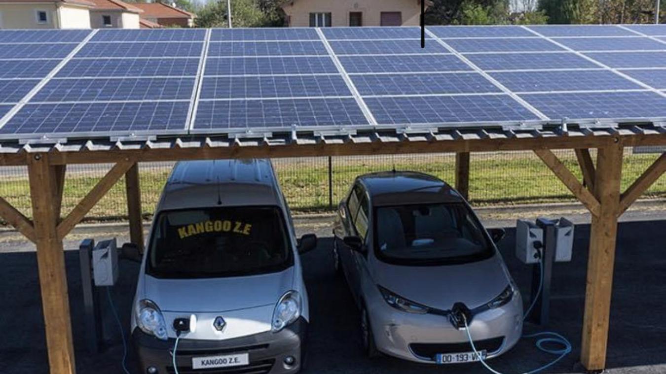 découvrez comment les panneaux solaires pour voitures transforment l'énergie solaire en une solution écologique et économique. optimisez l'autonomie de votre véhicule tout en réduisant votre empreinte carbone grâce à cette technologie innovante.