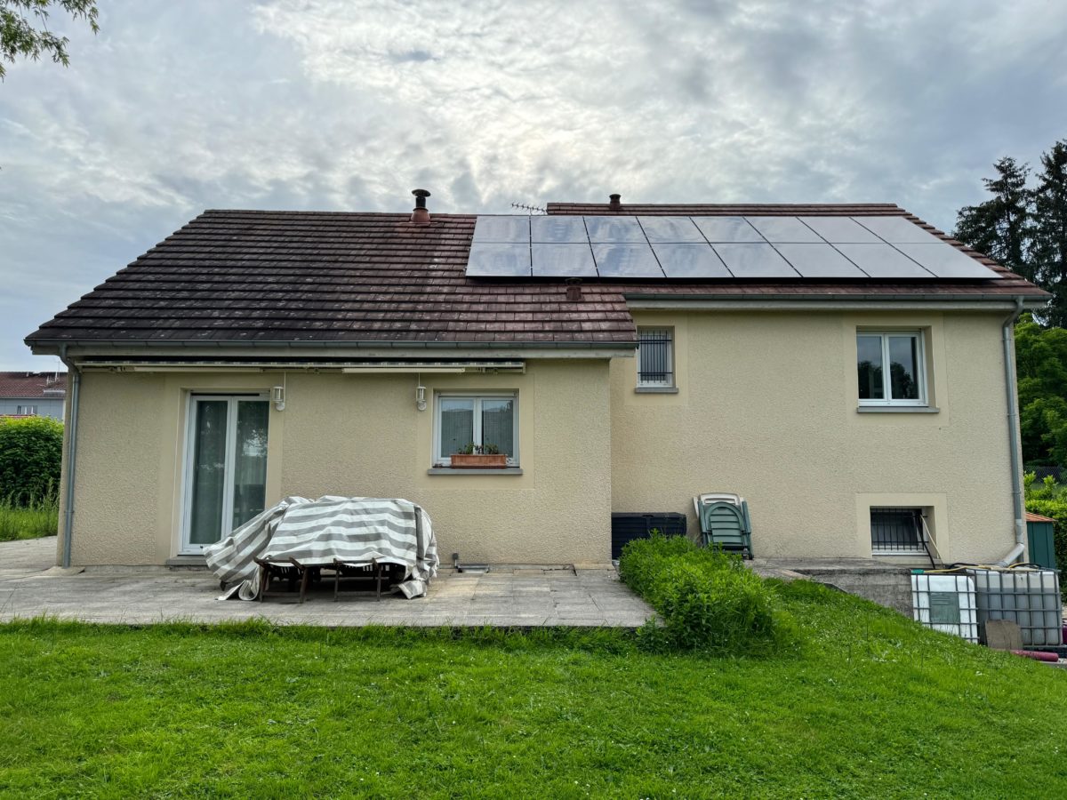 découvrez les panneaux solaires 3 kwc, une solution écologique et économique pour produire votre propre énergie renouvelable. idéaux pour les maisons, ces panneaux vous permettent de réduire vos factures d'électricité tout en contribuant à la préservation de l'environnement. optez pour l'énergie solaire et faites un geste pour la planète!