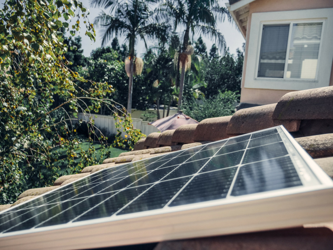 découvrez comment les panneaux solaires peuvent transformer votre abri de jardin en une source d'énergie autonome et écologique. optimisez votre espace extérieur tout en réduisant votre empreinte carbone.