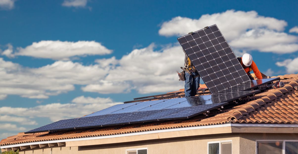 découvrez comment les panneaux solaires à air chaud peuvent transformer votre habitation en une source d'énergie durable et économique. apprenez les avantages de cette technologie innovante pour chauffer votre maison tout en respectant l'environnement.