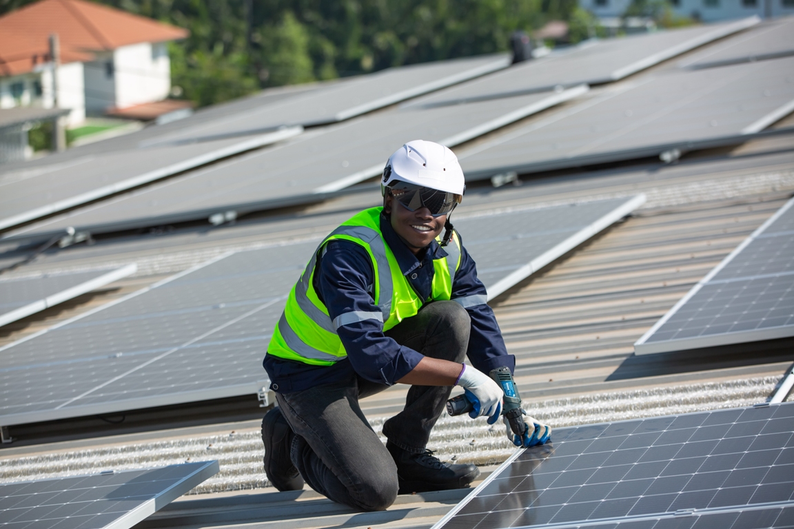 découvrez comment les panneaux solaires transforment notre avenir énergétique. explorez les avantages des énergies renouvelables, les dernières innovations technologiques et l'impact positif sur l'environnement. adoptez une solution durable et économisez sur vos factures d'électricité grâce à l'énergie solaire!