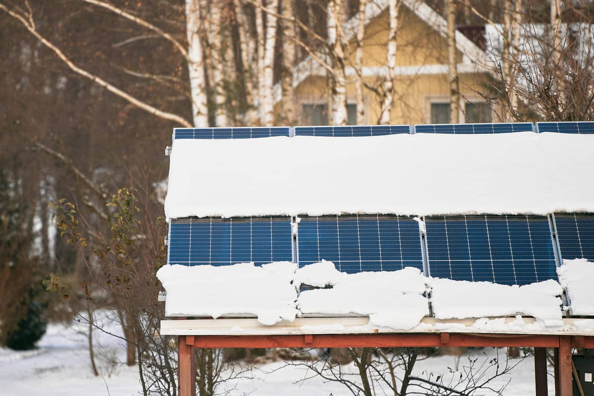 découvrez comment les panneaux solaires fonctionnent en hiver et maximisez votre production d'énergie même pendant les mois froids. apprenez des astuces pour optimiser l'efficacité de vos panneaux solaires en hiver.