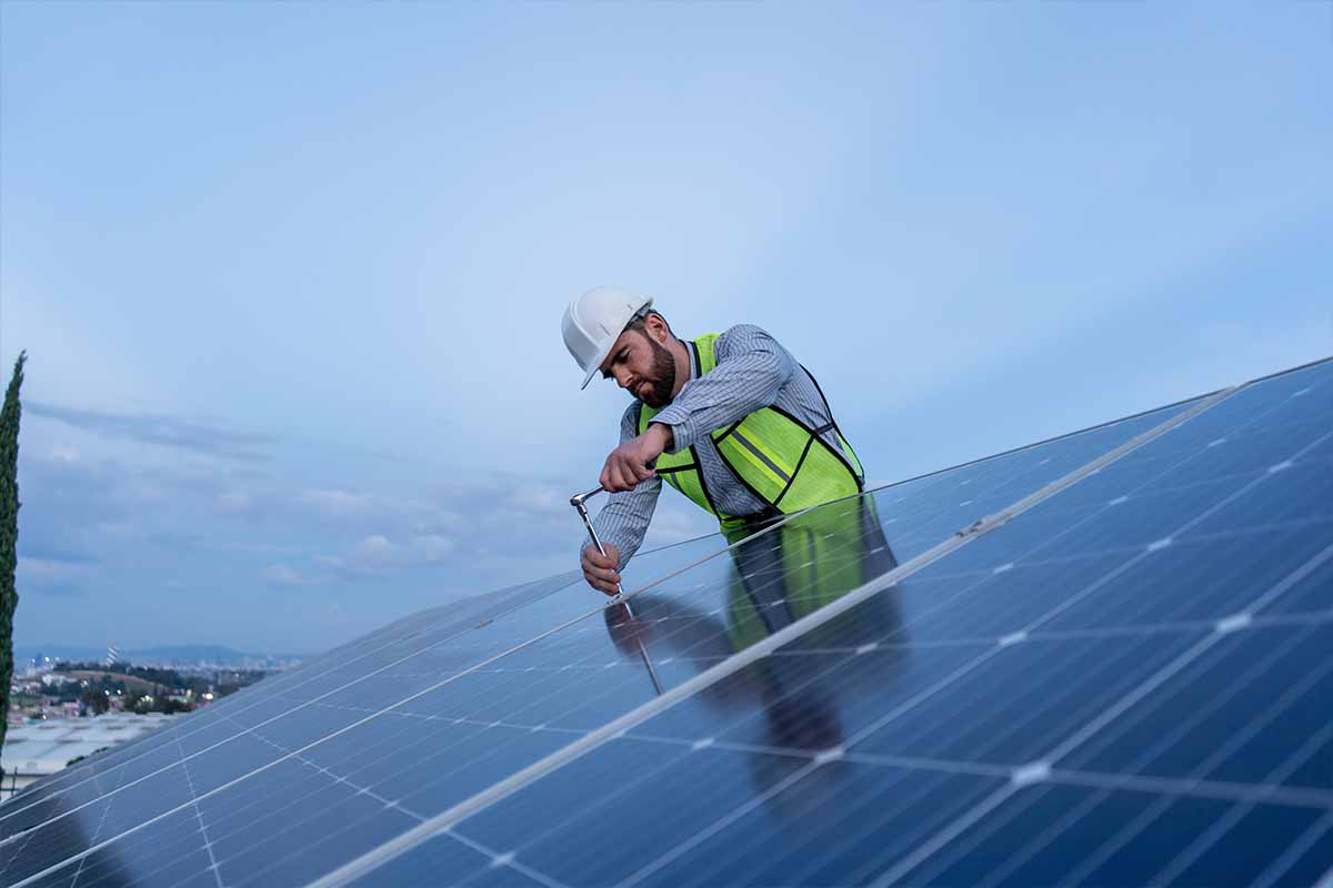 découvrez comment les panneaux solaires pour maison peuvent réduire vos factures d'énergie tout en protégeant l'environnement. informez-vous sur les avantages, l'installation et les aides disponibles pour passer à l'énergie solaire facilement.