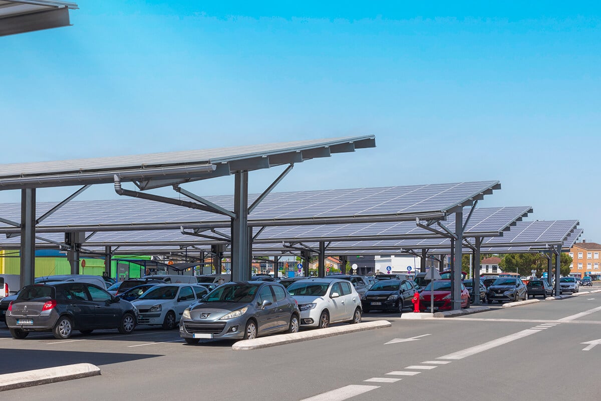 découvrez comment les panneaux solaires pour parkings offrent une solution durable et innovante pour la production d'énergie renouvelable. optimisez l'espace de stationnement tout en contribuant à la protection de l'environnement. idéal pour les entreprises souhaitant réduire leur empreinte carbone.