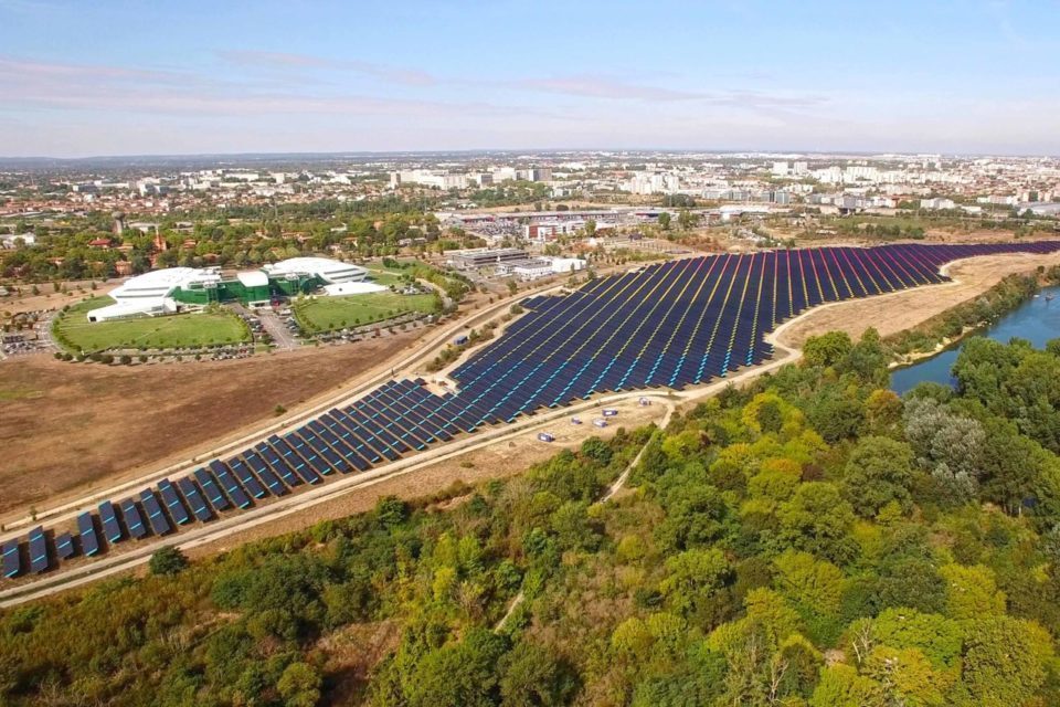 découvrez nos panneaux solaires à toulouse ! profitez d'une énergie renouvelable et d'économies sur vos factures tout en préservant l'environnement. obtenez un devis personnalisé dès aujourd'hui !