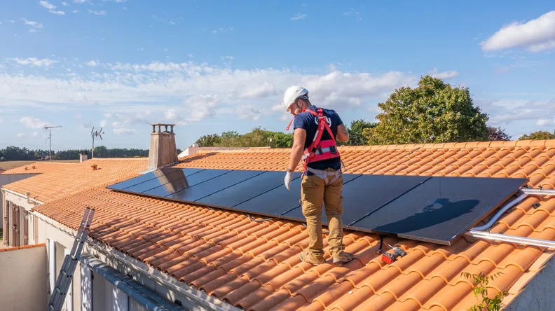 découvrez les avantages des panneaux solaires pour votre maison : une source d'énergie renouvelable, des économies sur vos factures et un geste pour l'environnement. informez-vous sur les technologíes disponibles et comment bénéficier d'aides financières.