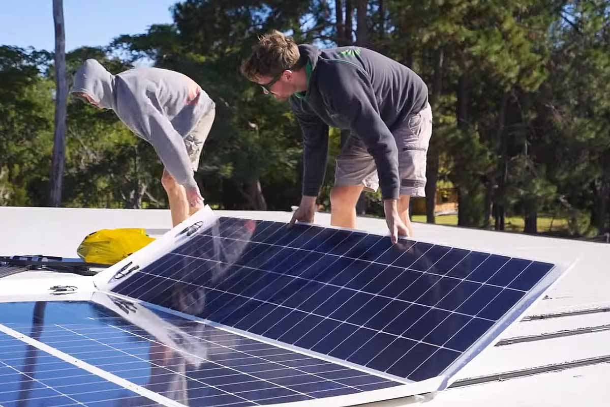 découvrez tout ce qu'il faut savoir sur le poids des panneaux solaires. apprenez comment le poids peut influencer l'installation, le choix des matériaux et l'efficacité des systèmes solaires, ainsi que les meilleures pratiques pour une installation optimale.