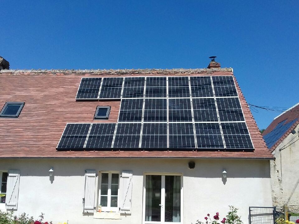 découvrez les prix de l'installation de panneaux solaires de 6 kw en france. profitez des avantages énergétiques et financiers d'une solution écologique adaptée à vos besoins. obtenez un devis personnalisé et maximisez votre investissement solaire dès aujourd'hui.