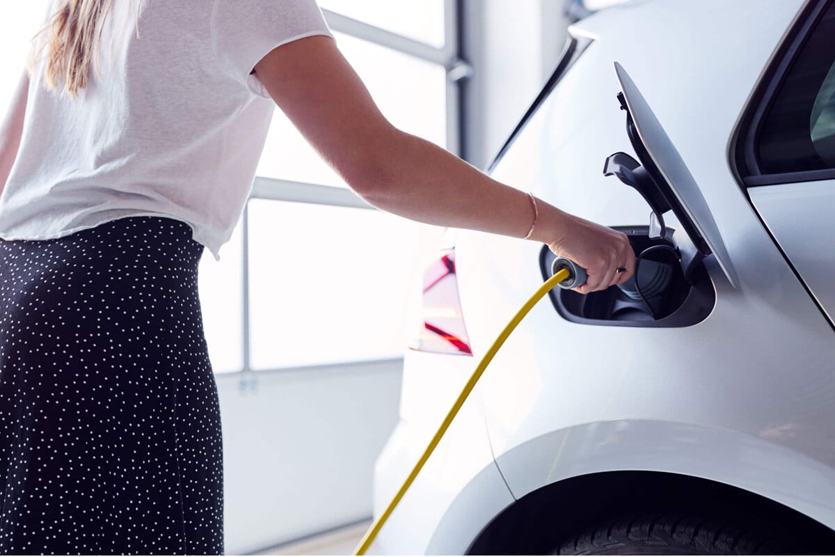 optimisez votre expérience de conduite électrique avec notre solution de recharge à domicile. profitez d'une installation simple et efficace pour recharger votre voiture électrique dans le confort de votre foyer, tout en contribuant à un avenir plus durable.