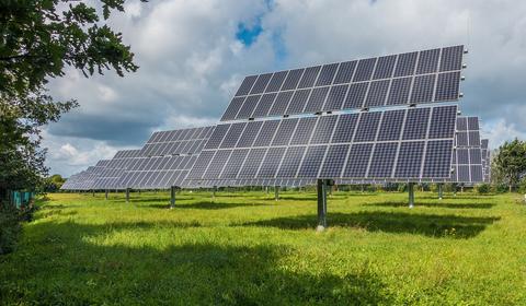 découvrez la réglementation sur les panneaux solaires en france : normes, aides financières et obligations légales pour l'installation et l'exploitation de systèmes photovoltaïques. informez-vous pour bénéficier d'une énergie renouvelable en toute conformité.