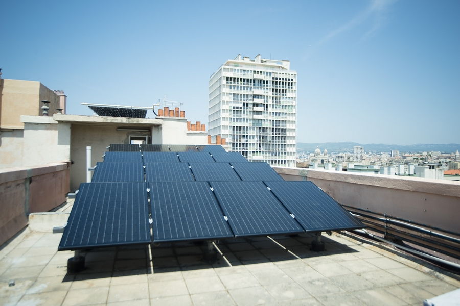 découvrez le rendement des panneaux solaires, un facteur clé pour maximiser votre production d'énergie et réduire vos factures d'électricité. apprenez comment optimiser l'efficacité de votre installation solaire grâce à des conseils pratiques et des informations sur les technologies disponibles.