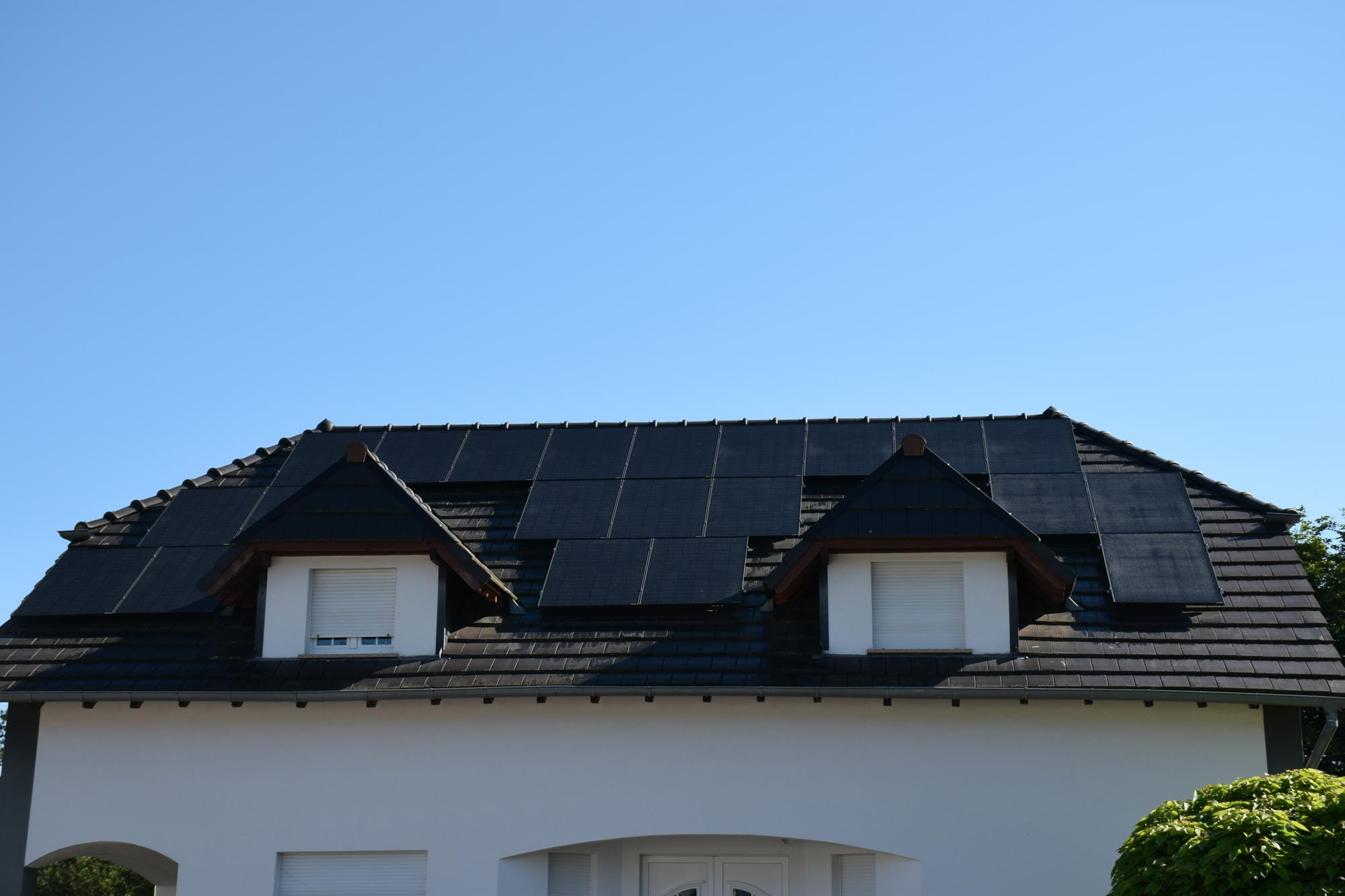 découvrez comment révolutionner votre habitation grâce à l'énergie solaire. transformez votre maison en un espace éco-responsable et économisez sur vos factures d'énergie tout en préservant la planète.