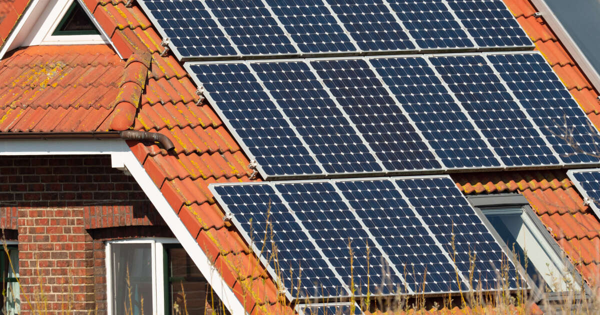 découvrez tout ce qu'il faut savoir sur la taxe liée aux panneaux solaires en france. informez-vous sur les obligations fiscales, les exonérations possibles et les démarches à suivre pour bénéficier d'une installation solaire rentable et en conformité avec la législation.